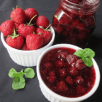 süß aus wilden und zahmen Erdbeeren Snezana Kitanovic
