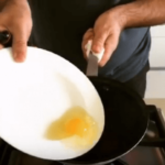 Slavni kuvari preporučuju da je baš ovo savršen način da spremite jaje na oko - BKTVnews - Instagram