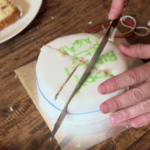 BKTVnews - ¿Cómo es posible que todos obtengan el mismo trozo del pastel? - YouTube