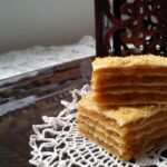 Gâteau au caramel rose de carême (cubes) - Kristina Gašpar - Recettes et livre de recettes en ligne