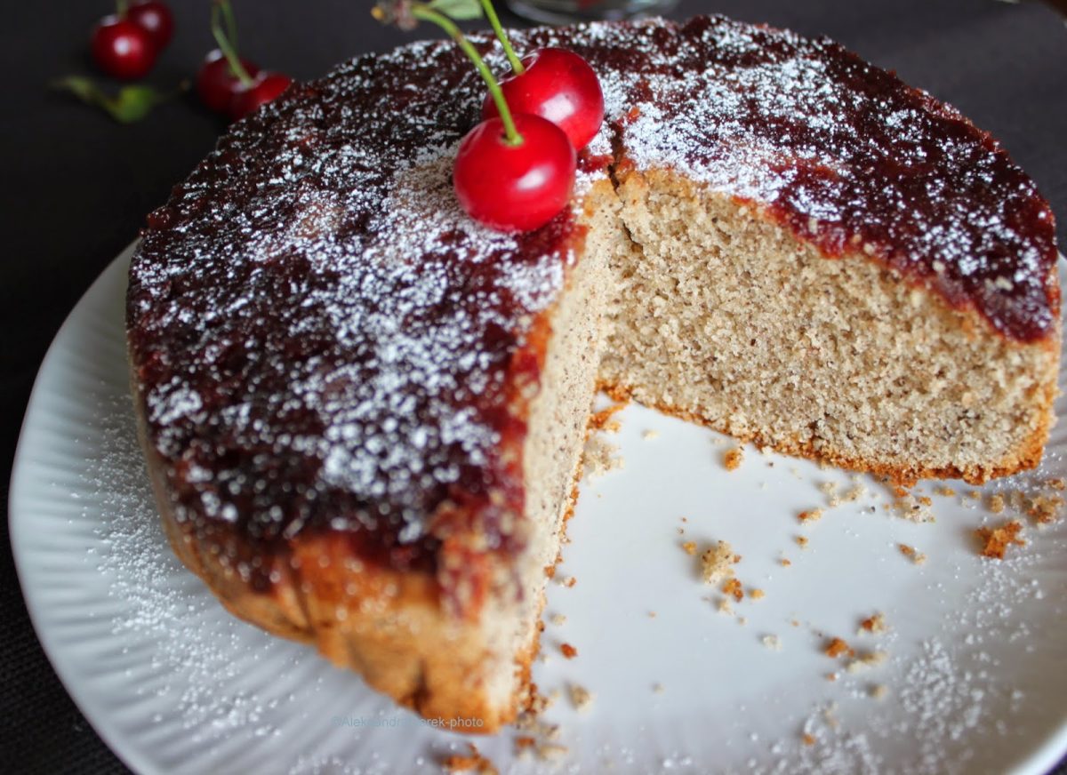 Rustikalna preokrenuta torta od višanja