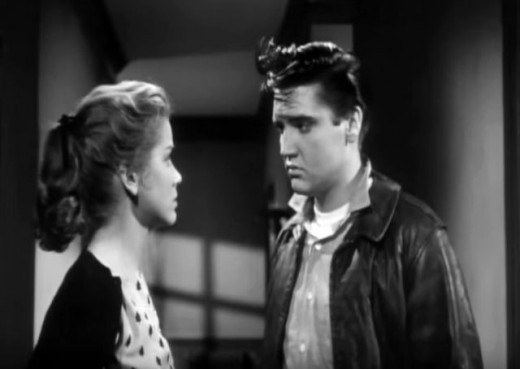 By Paramount Pictures - King Creole trailer, Public Domain, https://commons.wikimedia.org/w/index.php?curid=15578409