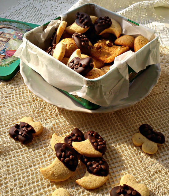 Old-fashioned recipe for hazelnut biscuits - Kristina Gašpar - Recipes and Cookbook online