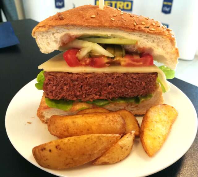 Predstavljen revolucionarni burger na biljnoj bazi - Beyond Burger - METRO Cash & Carry Srbija