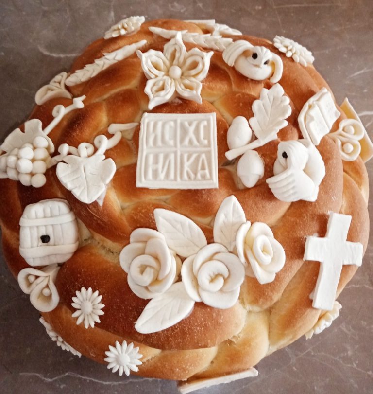 Slavski kolač Suzane Kosanović – tradicija, ukus i umetnost na slavskoj trpezi