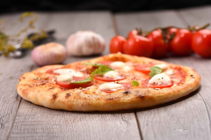 Pizza margarita con cuatro tipos de queso - Imagen de nan nan en Pixabay